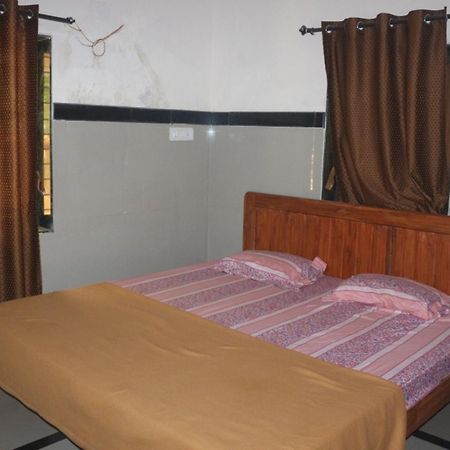 Hotel Phoenix Lonavala Ngoại thất bức ảnh