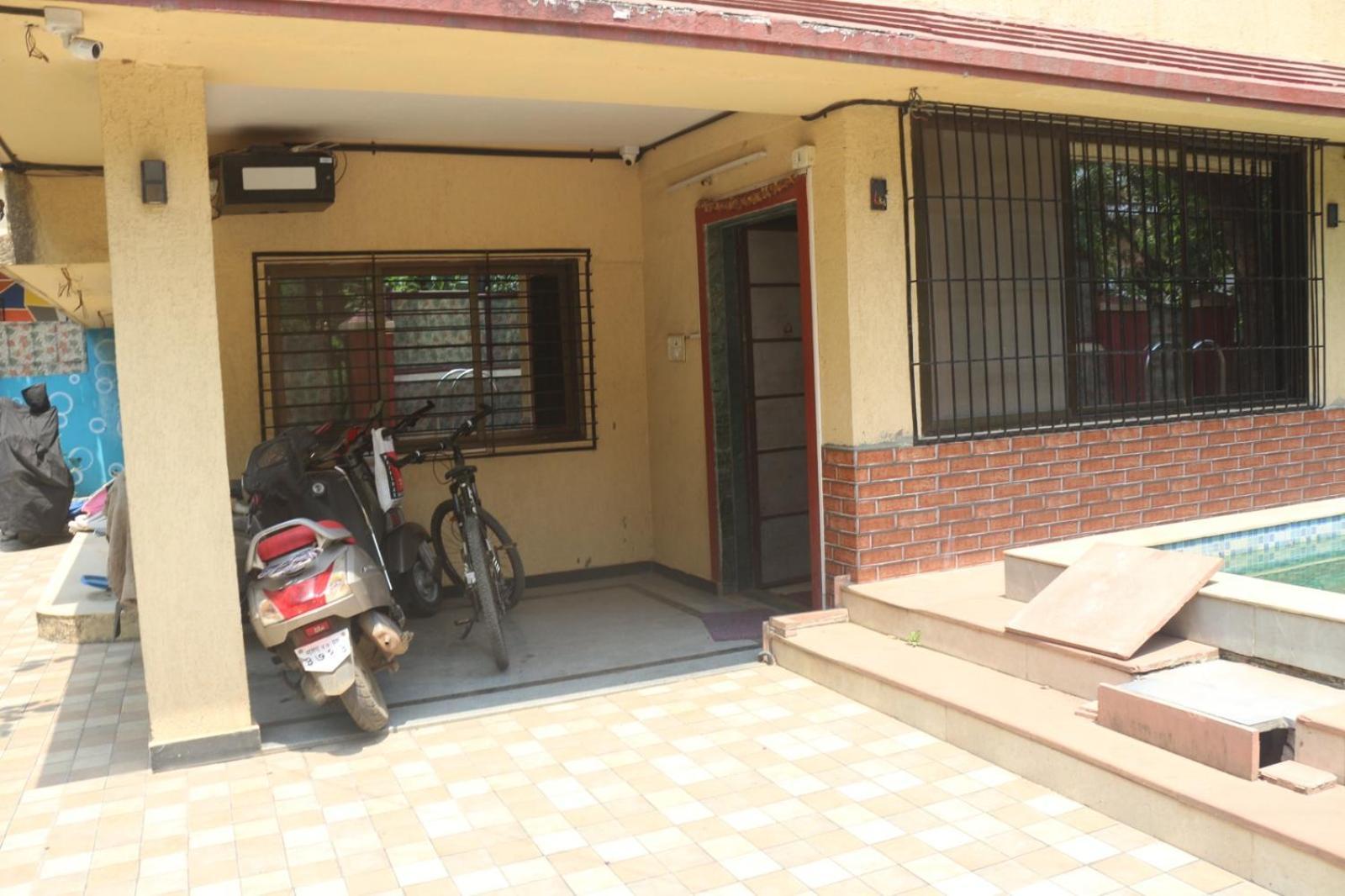 Hotel Phoenix Lonavala Ngoại thất bức ảnh