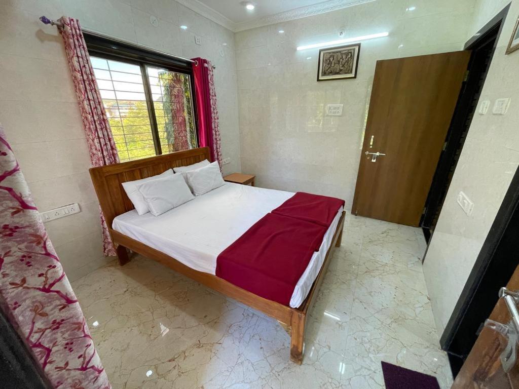 Hotel Phoenix Lonavala Ngoại thất bức ảnh