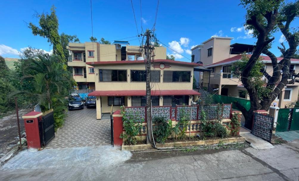 Hotel Phoenix Lonavala Ngoại thất bức ảnh