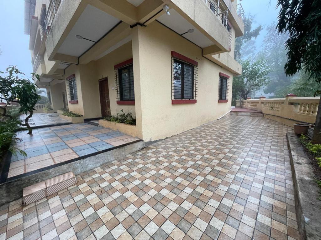 Hotel Phoenix Lonavala Ngoại thất bức ảnh