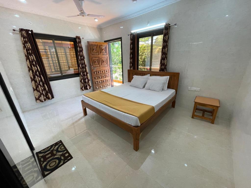 Hotel Phoenix Lonavala Ngoại thất bức ảnh