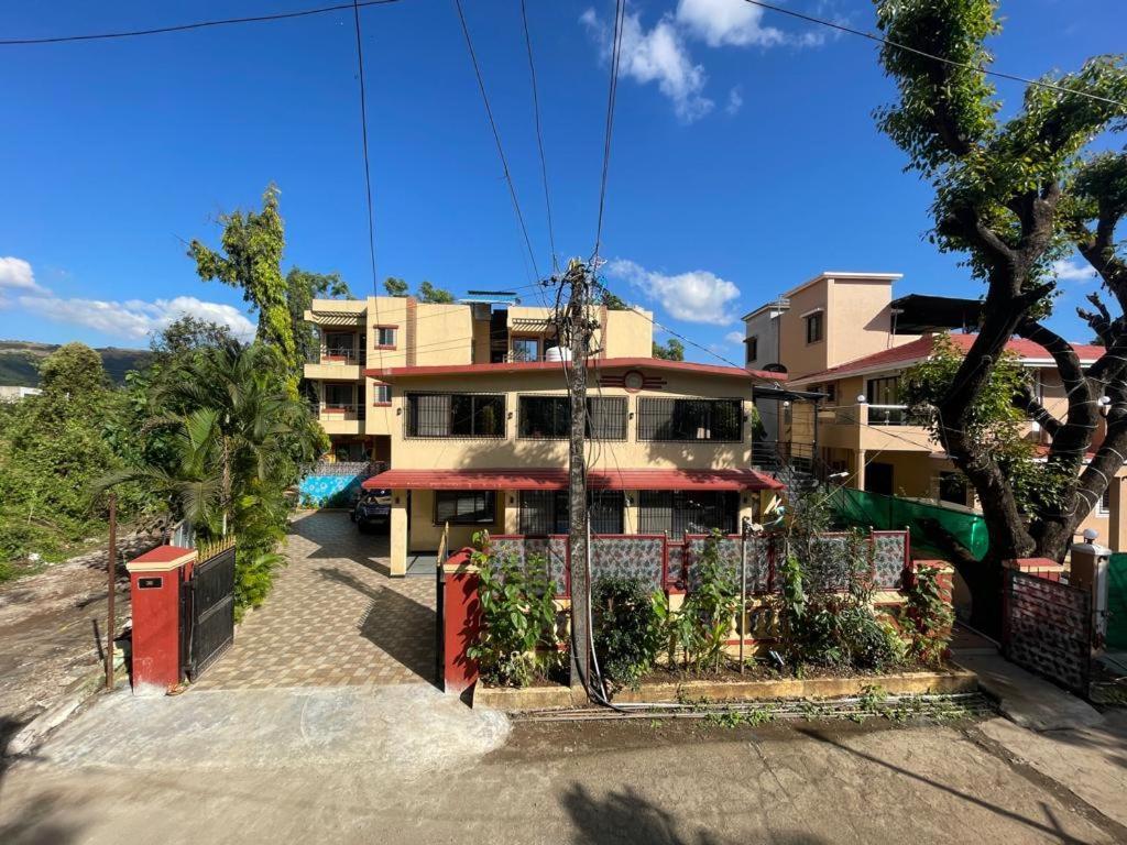 Hotel Phoenix Lonavala Ngoại thất bức ảnh