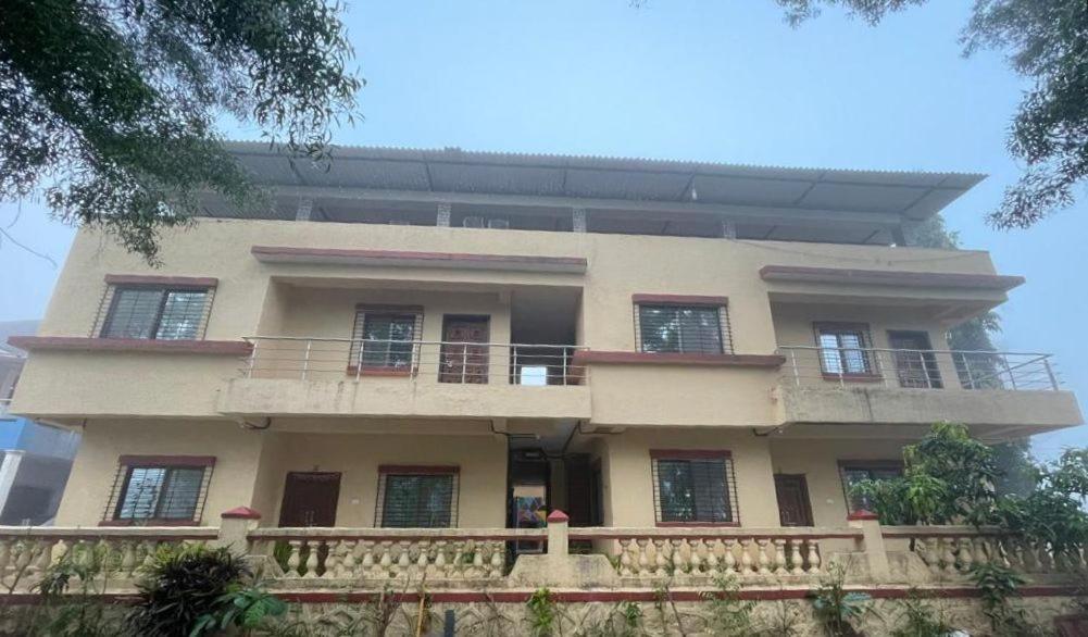 Hotel Phoenix Lonavala Ngoại thất bức ảnh