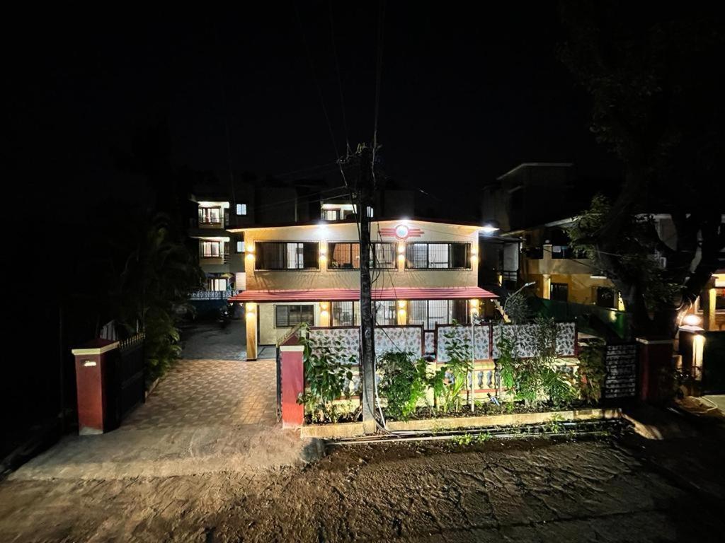 Hotel Phoenix Lonavala Ngoại thất bức ảnh